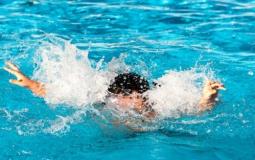 إيقاف عمل مسبحين بشكل مؤقت في طولكرم