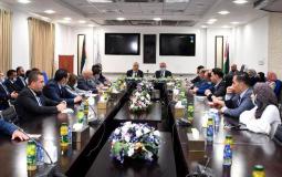 اجتماع رئيس الوزراء مع طاقم وزارة الاتصالات وتكنولوجيا المعلومات- رام الله