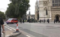 حادث  اصطدام بحواجز أمنية  أمام  البرلمان  البريطاني  بلندن