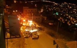 جيش الاحتلال خلال محاصرة مقر الامن الوقائي في نابلس فجر الثلاثاء