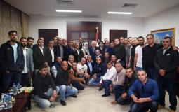  الرئيس محمود عباس اثناء لقاء وفد من الأسرى المحررين 