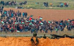 جنود إسرائيليون في مواجهة المتظاهرين الفلسطينيين على حدود غزة