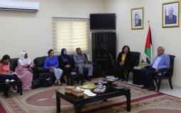 لقاء محافظ قلقيلة مع وفد من وزارة شؤون المرأة