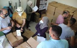 تسلم دائرة شؤون اللاجئين المساعدات الطبية 