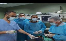 فريق طبي مشترك ينجح بإنقاذ حياة طفل من غزة بعد ابتلاعه مسمارا بطول "6 سم"