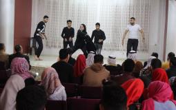 "بروفة آخر كلام" عرض مسرحي لتجسيد مشاكل الشباب في غزة