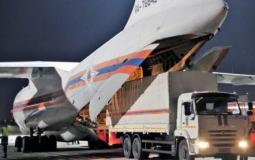 طائرة روسية تفرغ حمولتها الطبية