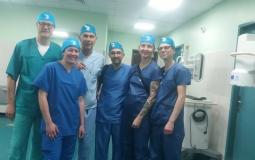 طاقم جراحة التجميل والحروق بمجمع ناصر يجرى عمليات معقدة بالشراكة مع الوفد السويسري.jpg
