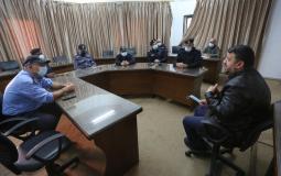 رئيس بلدية دير البلح والأجهزة الشرطية