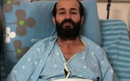 الأسير ماهر الأخرس خلال مكوثه في مستشفى كابلان