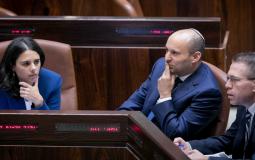 وزير التعليم الإسرائيلي نفتالي بينيت ووزيرة القضاء إيليت شاكيد