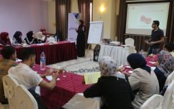 فلسطينيات تنهي تدريب المناظرات للموسم السادس