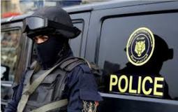 شاهد: سيدة المحكمة المصرية وهي تعتدي على ضابط شرطة كامل