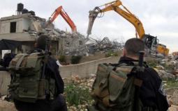 جنود الاحتلال الإسرائيلي يهدمون منزل مواطن فلسطيني في الضفة الغربية