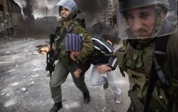 جنود من جيش الاحتلال الاسرائيلي يعتقلون مواطناً - توضيحية