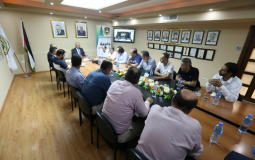 أطر جامعة القدس المفتوحة تدرس المشاركة في مباراة فلسطين والسعودية