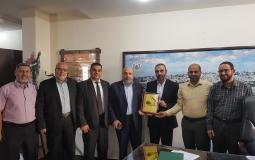 غزة: دائرة اللاجئين بحماس تلتقي بوكيل وزارة الأوقاف والشئون الدينية