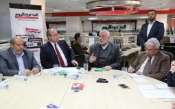 اسماعيل هنية رئيس المكتب السياسي لحركة "حماس" خلال لقائه صحفيين واعلاميين في مصر