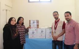 مؤسسة الضمير بغزة تقدم أدوية طبية لمركز تأهيل نسائي