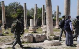 قوات الاحتلال داخل الموقع الاثري لبلدة سبسطية
