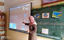 مدرسة ممدوح صيدم بمديرية الوسطى تشارك في الحدث العالمي للاتصالات التعليمية