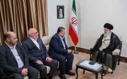 وفد حماس برئاسة العاروري خلال لقاء علي الخامنئي في ايران