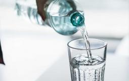 شرب 1.5 لتر من الماء يجنب النساء التهابات المثانة