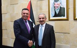 محمد اشتية - رئيس الوزراء الفلسطيني يلتقي نقيب الصحفيين ناصر أبو بكر