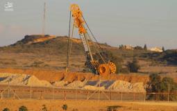 أعمال الحفر الإسرائيلية لبناء الجدار التحت أرضي حول حدود قطاع غزة