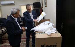 تقدم 400 لباس للوقاية من فيروس كورونا