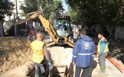 استبدال خط صرف صحي في الرمال الشمالي بمدينة غزة