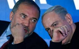بنيامين نتنياهو رئيس الوزراء الاسرائيلي ووزير امنه افيغدور ليبرمان يناقشات التطورات في غزة