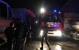 الدفاع المدني يُسيطر على حريق نشب في مشطب مركبات بجنين