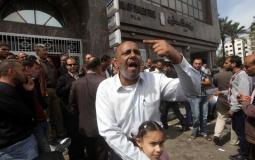 نائب فلسطيني يطالب بإنهاء أزمة رواتب الموظفين في غزة