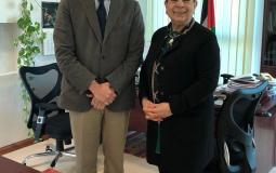 عشراوي تبحث مع مدير مركز كارتر آخر المستجدات المحلية والإقليمية والعالمية