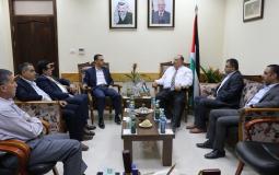 وزير التعليم محمود أبو مويس يلتقي اتحاد المعلمين