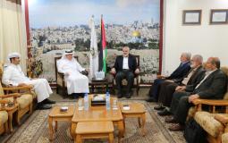  رئيس المكتب السياسي لحركة حماس إسماعيل هنية يجتمع مع السفير القطري محمد العمادي في غزة