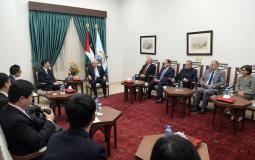 الرئيس عباس يستقبل المبعوث الصيني