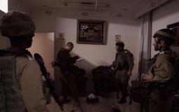قوات الاحتلال تأخذ قياسات منزل فلسطيني تمهيدا لهدمه -ارشيف-