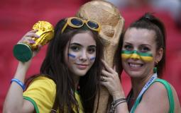 مشجعات جميلات من قمة البرازيل وبلجيكا في مونديال روسيا