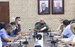 لجنة متابعة المدارس في الخليل تعقد اجتماعها بدار المحافظة
