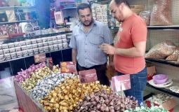  الاقتصاد بغزة تنظم جولات ميدانية على مصانع الشوكولاتة والشيبس