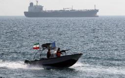 قارب إيراني في بحر الخليج