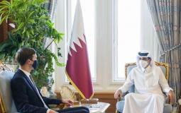 جولة كوشنر (يسار) في المنطقة تتضمن لقاء مع أمير قطر
