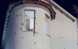 منزل في جنوب اسرائيل سقط عليه أحد الصواريخ التي أطلقت من غزة