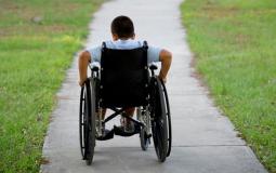 شخص من ذوي الإعاقة  - توضيحية