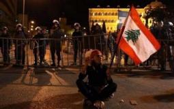 احتجاجات واسعة في لبنان وقطع للطرق رغم حالة الطوارئ لمواجهة كورونا