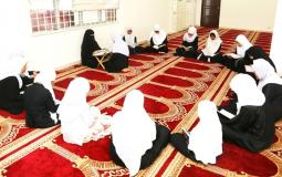 طالبات يحفظن القرآن الكريم في غزة - ارشيف