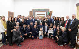 الرئيس محمود عباس يستقبل منتخب الفنانين الايطاليين