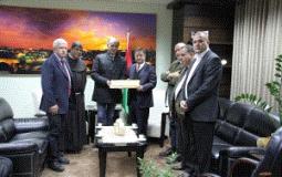 وزير الصحة جواد عواد يلتقي وفدا إيطاليا في رام الله